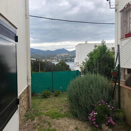 Planta baixa amb jardí i vistes al mar Llança Exterior foto
