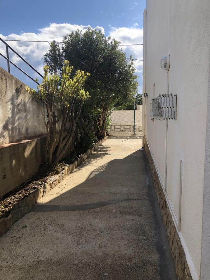 Planta baixa amb jardí i vistes al mar Llança Exterior foto