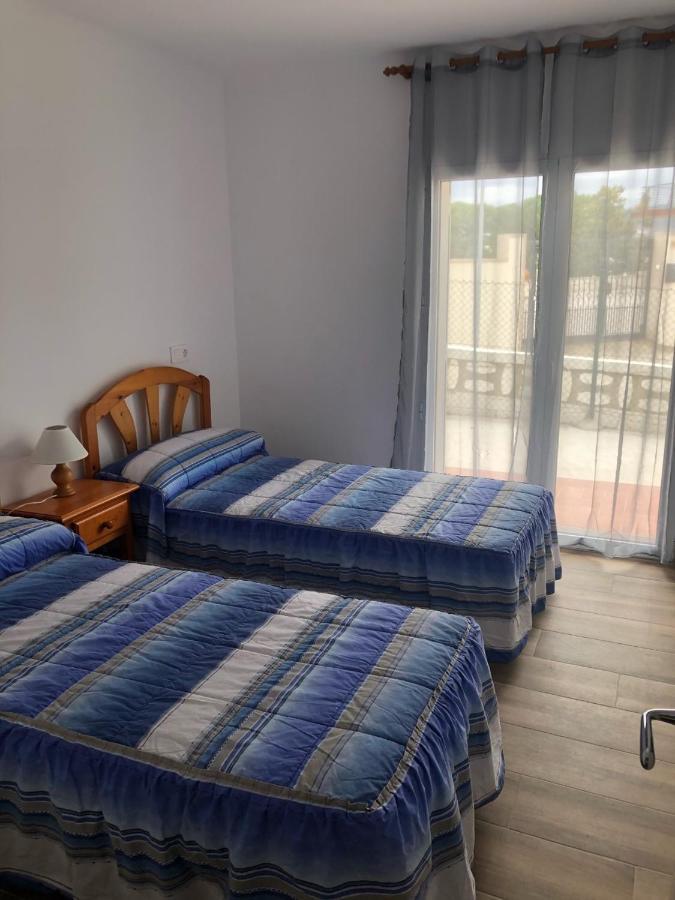 Planta baixa amb jardí i vistes al mar Llança Exterior foto