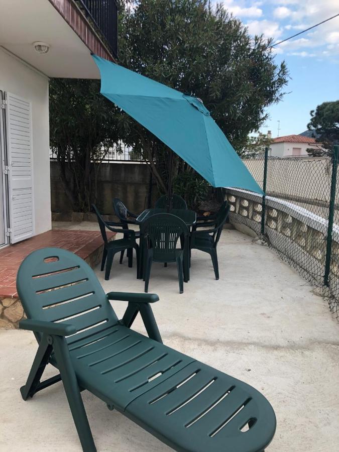 Planta baixa amb jardí i vistes al mar Llança Exterior foto